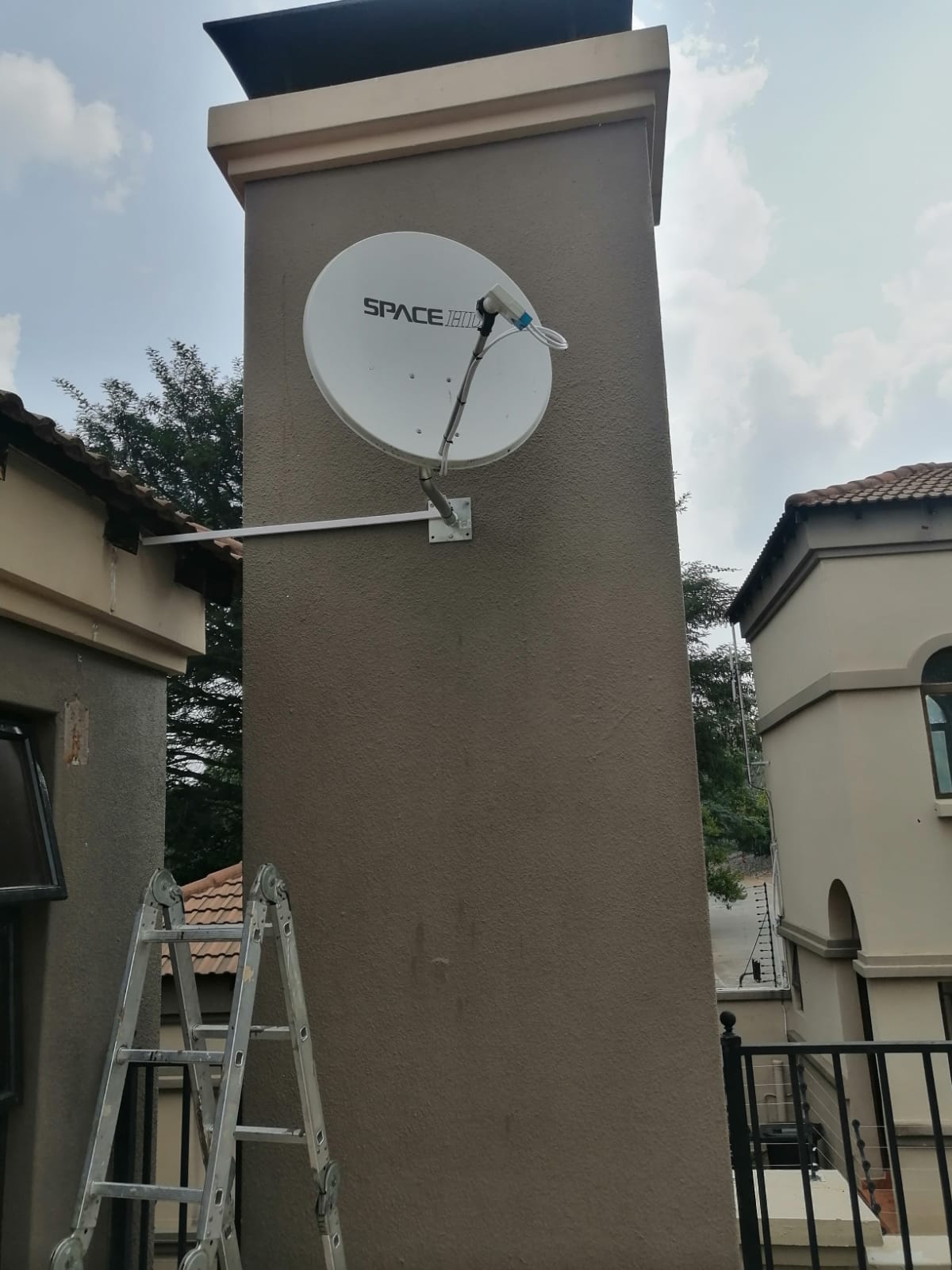 Sat Pros technician installing DStv